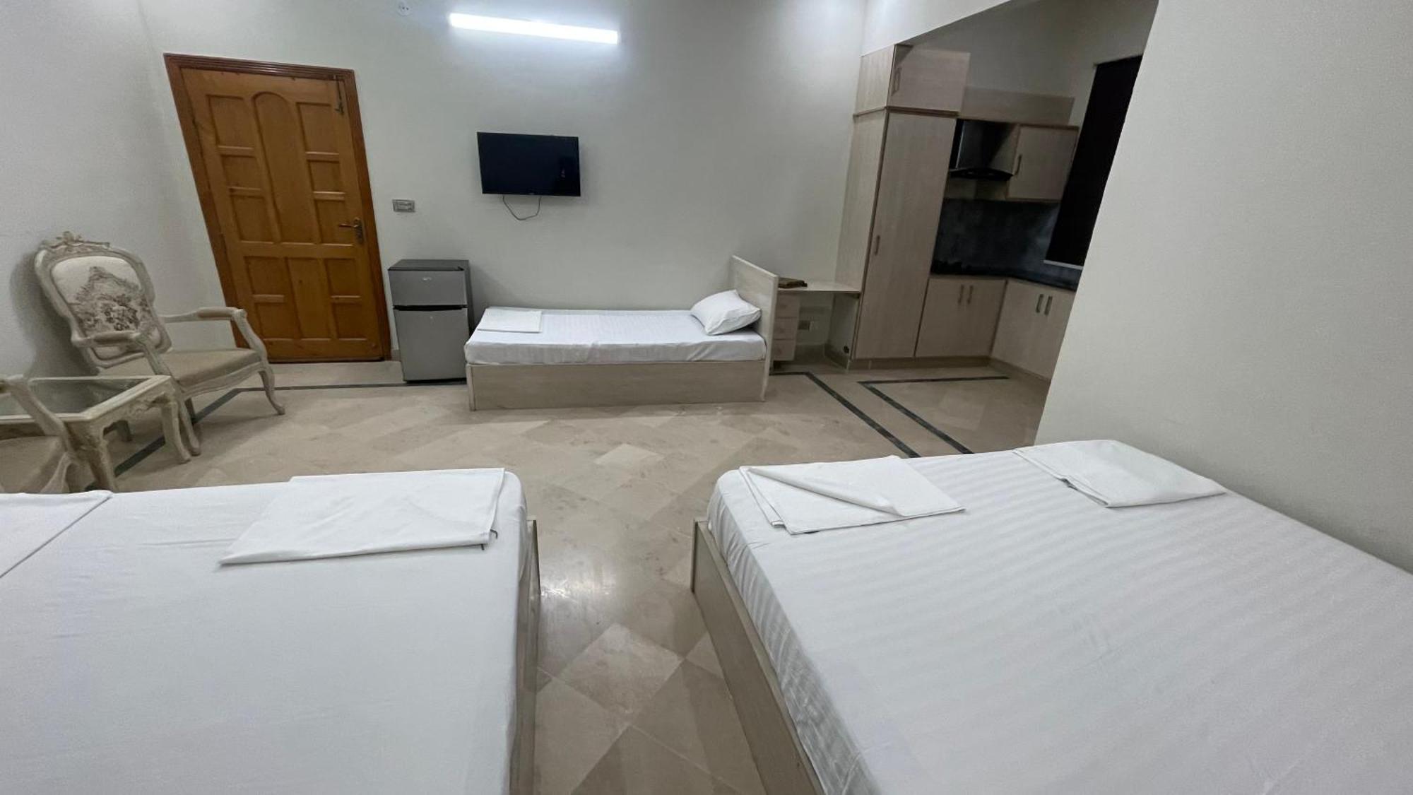 Midways Guest House And Hotels Islamabad Bagian luar foto