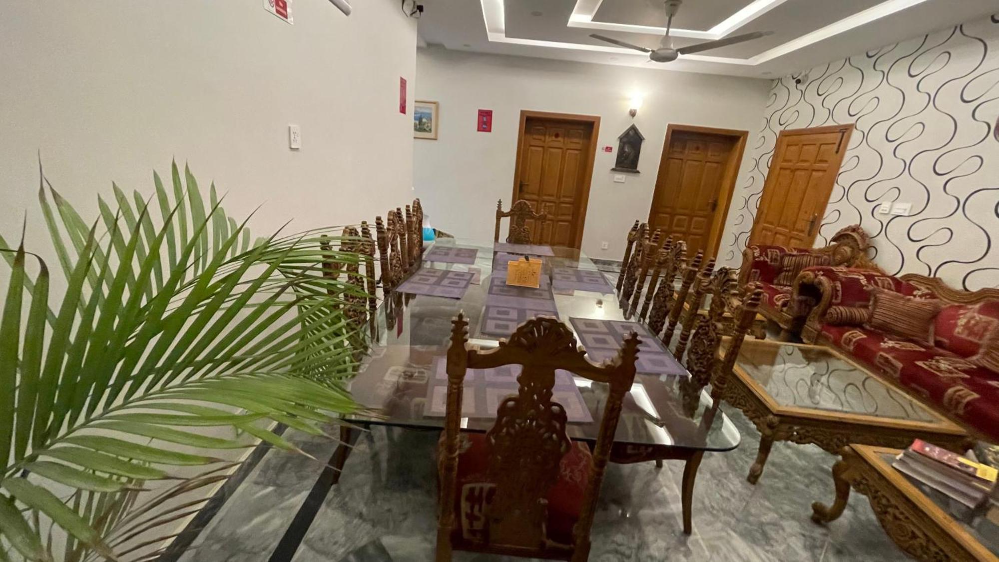 Midways Guest House And Hotels Islamabad Bagian luar foto