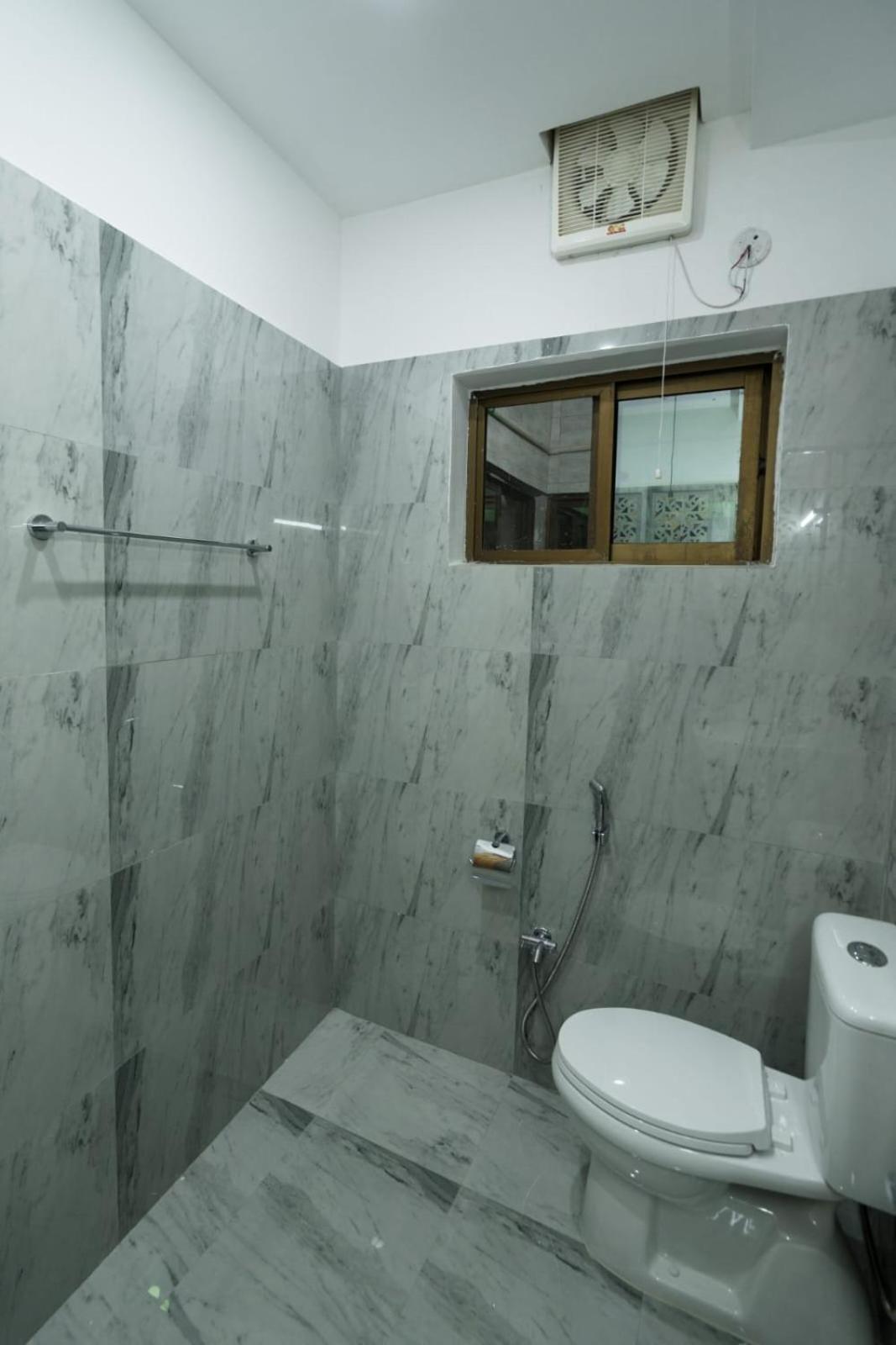 Midways Guest House And Hotels Islamabad Bagian luar foto