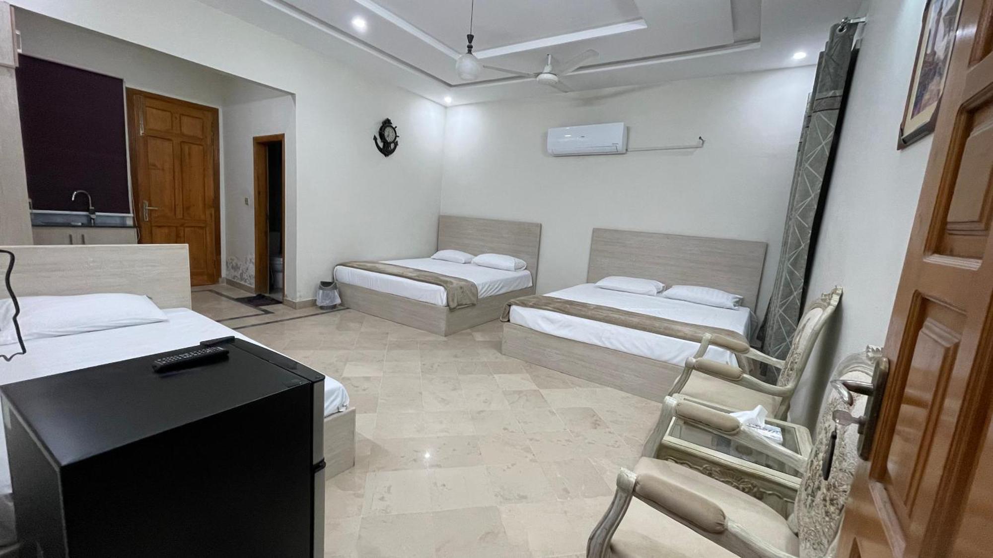 Midways Guest House And Hotels Islamabad Bagian luar foto