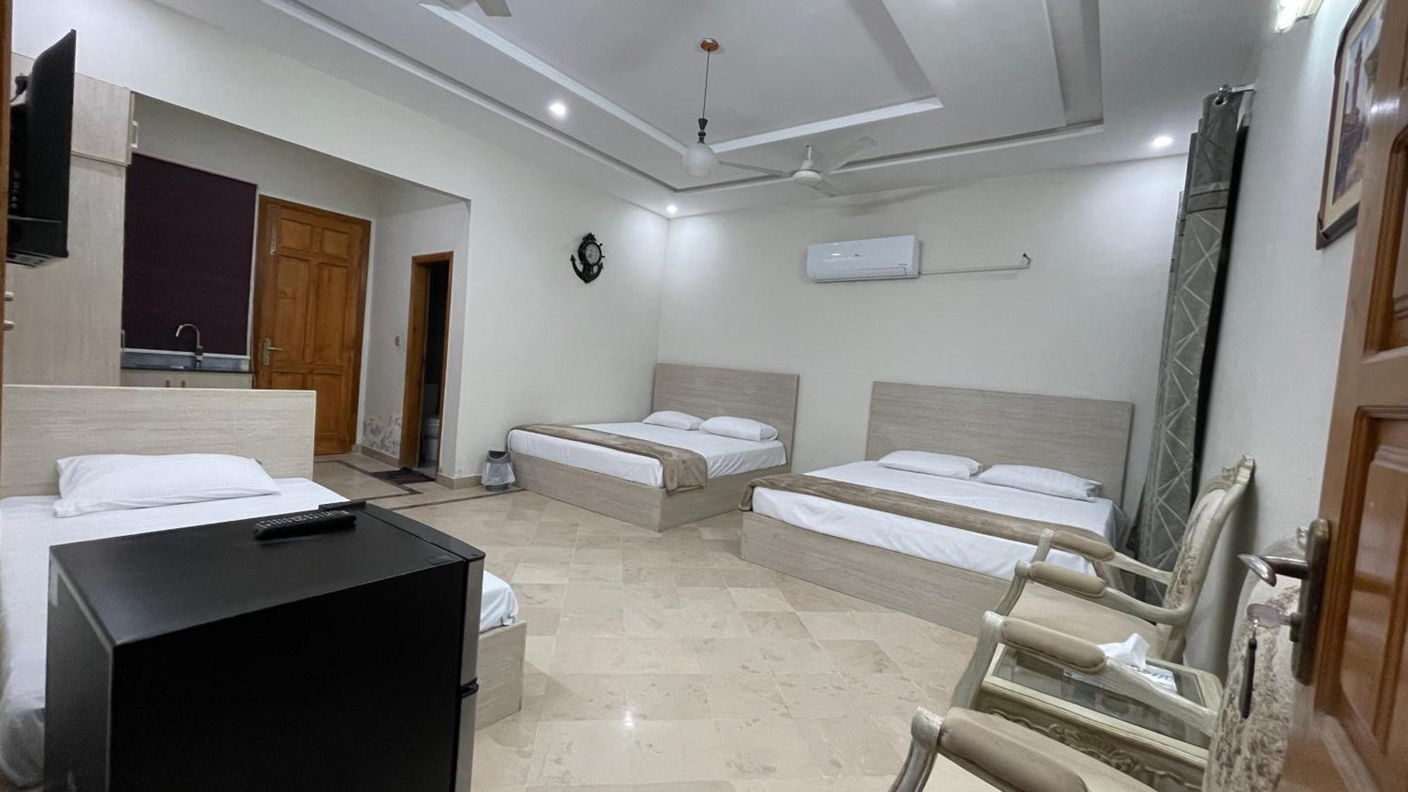 Midways Guest House And Hotels Islamabad Bagian luar foto